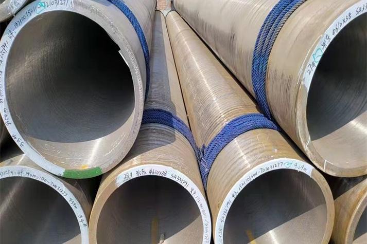 6*1小直径铁管是工业重要原料,广泛用于机械设备,建筑和日常用品制造